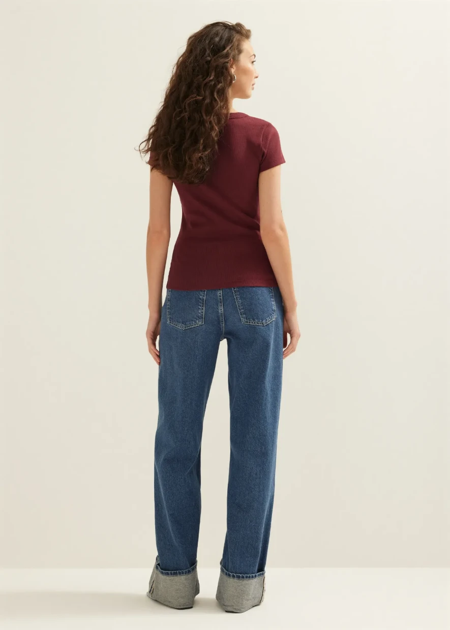 Picture of Classic V-Neck Tee