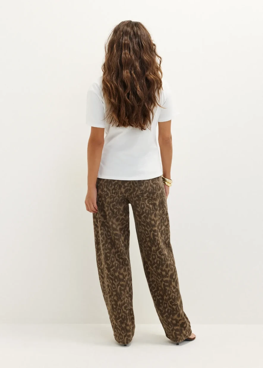 Picture of Elegant Detail T-Shirt