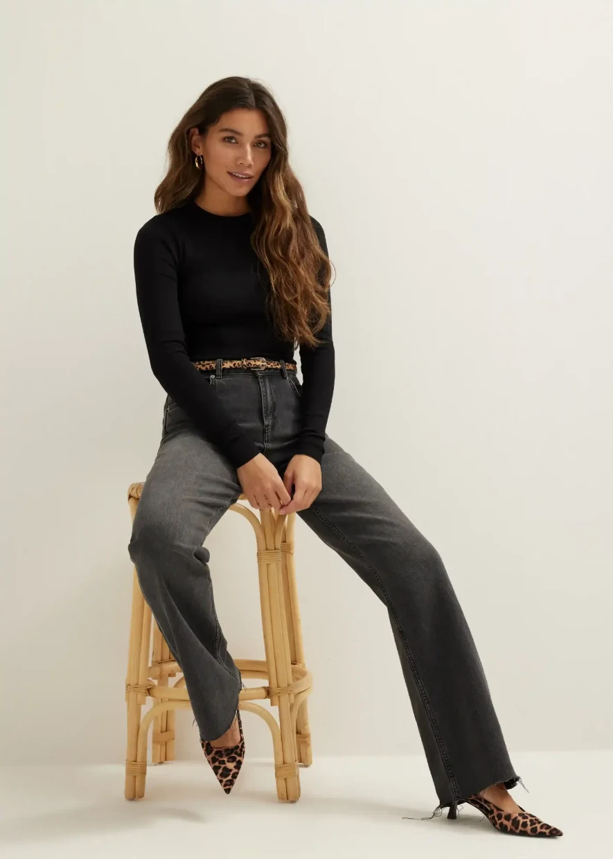 Picture of Ribbed Long-Sleeve T-Shirt