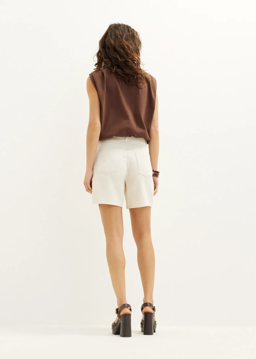 Picture of T-shirt with Ruffled Shoulder Detail