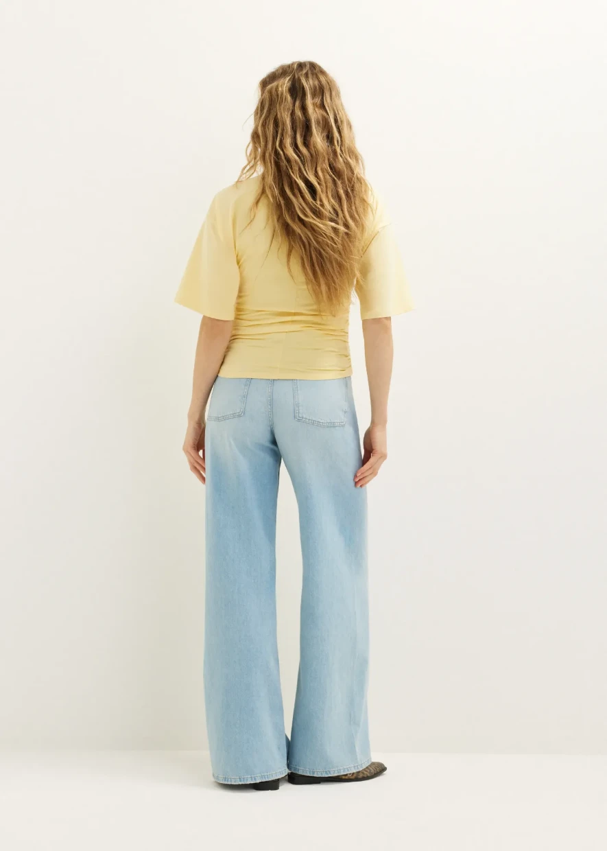 Picture of T-shirt with Side Pleat Detail