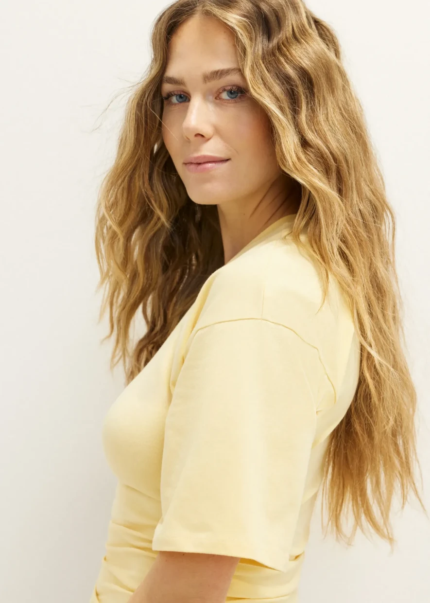 Picture of T-shirt with Side Pleat Detail