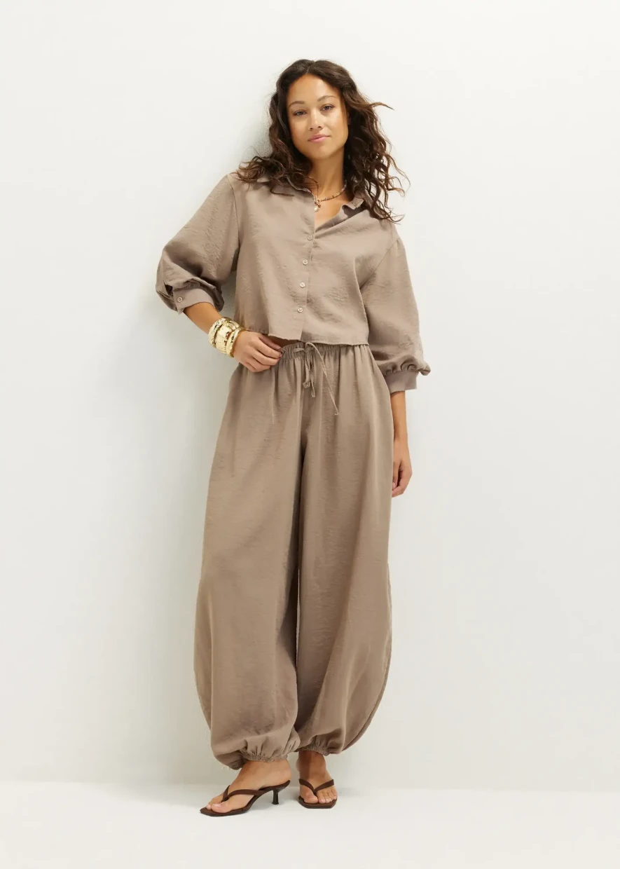 Picture of Blouse with puff sleeves
