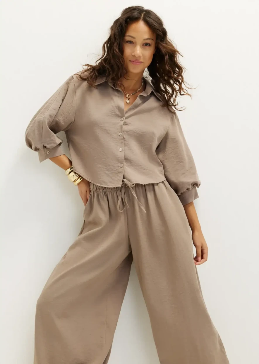 Picture of Blouse with puff sleeves