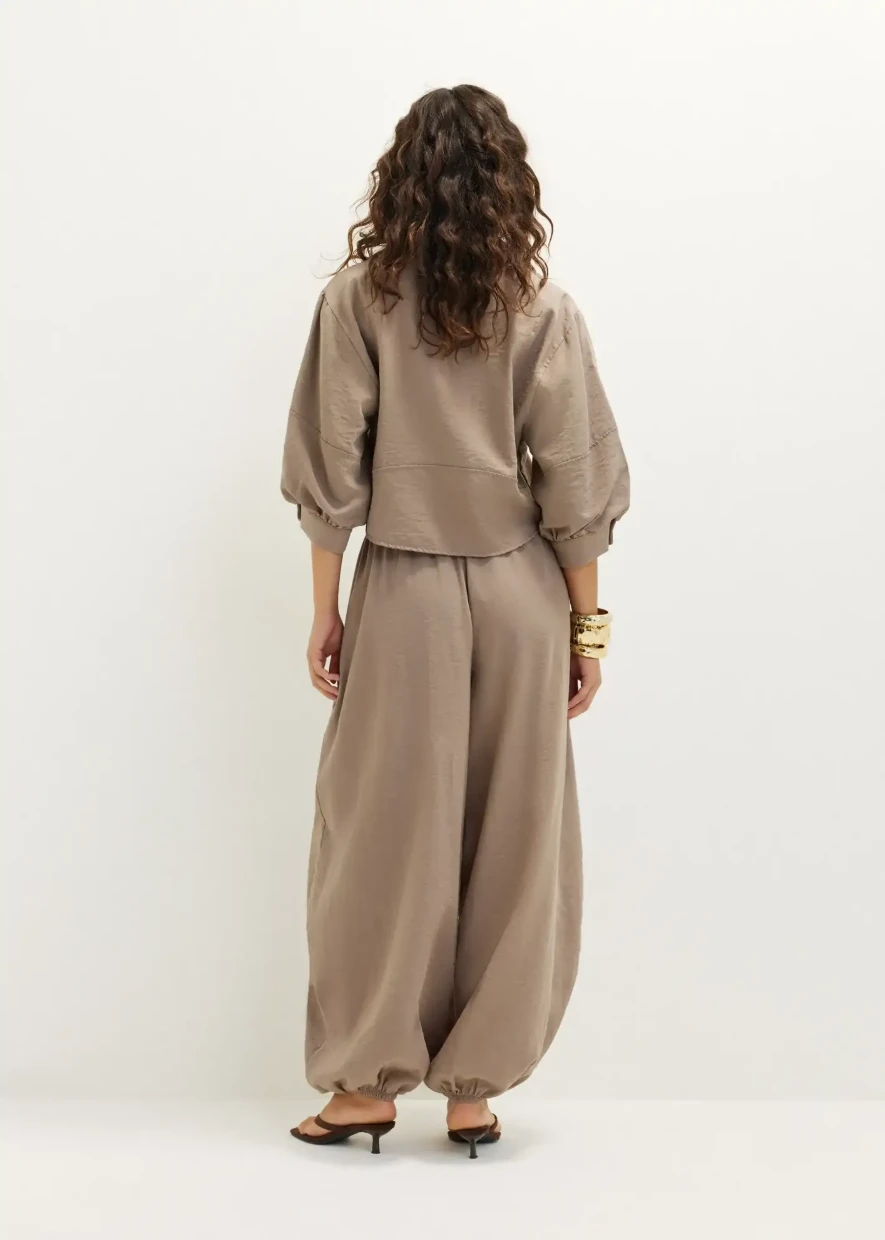 Picture of Blouse with puff sleeves