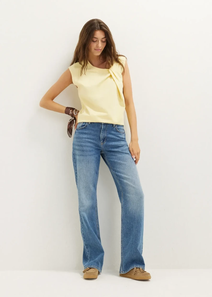 Picture of Charlie High Waist Jeans