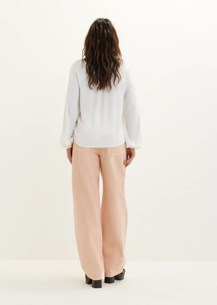 Picture of Blouse with embroidery