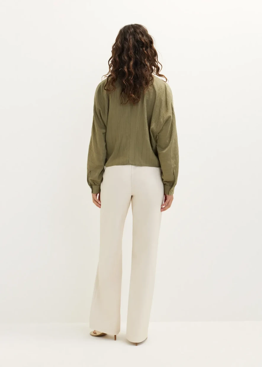 Picture of Blouse with twisted detail