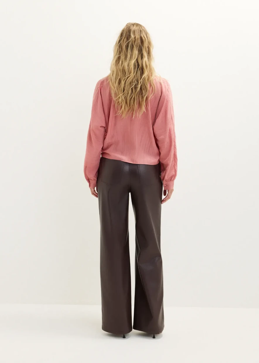 Picture of Blouse with twisted detail