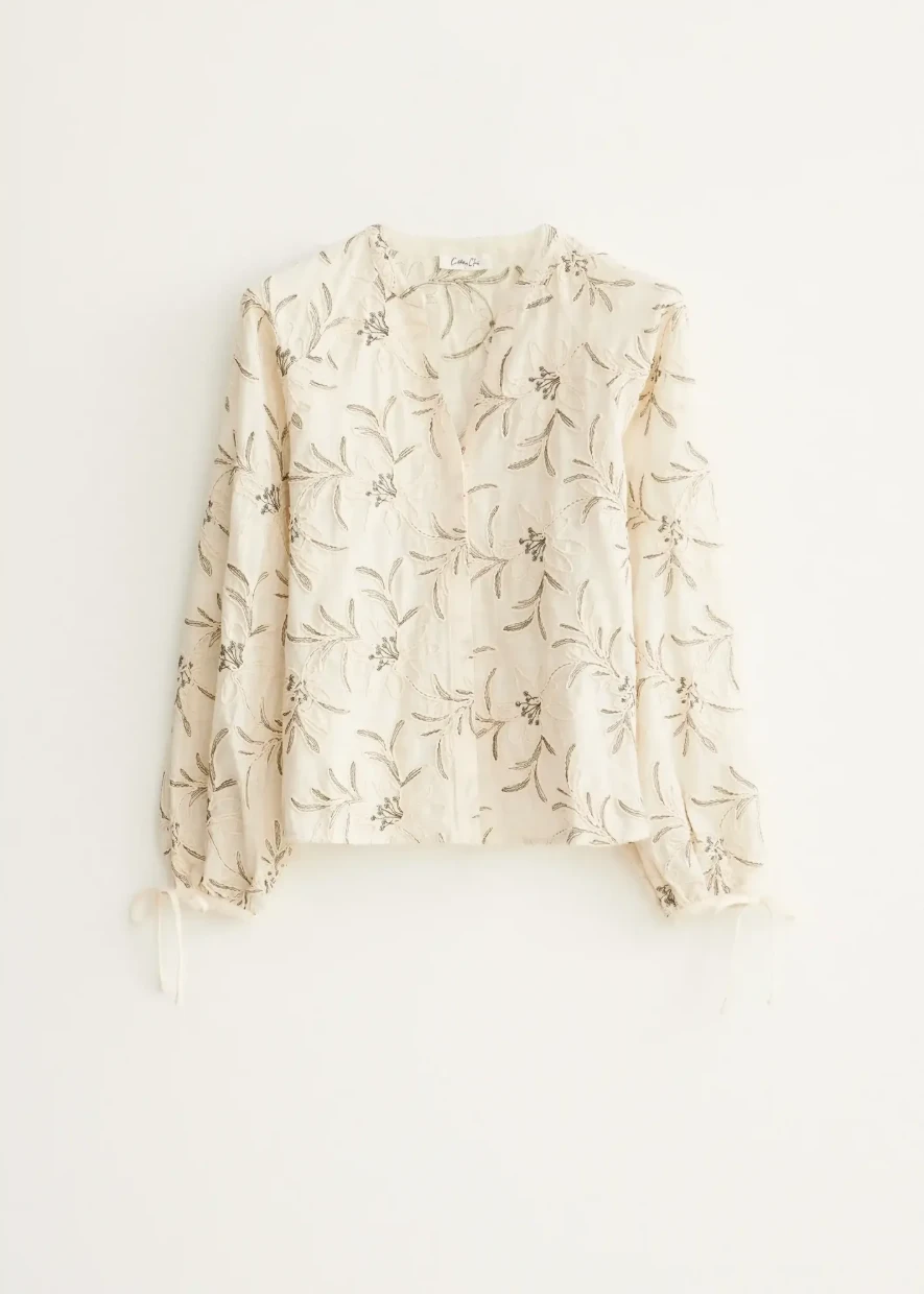Picture of Blouse with embroidered flowers