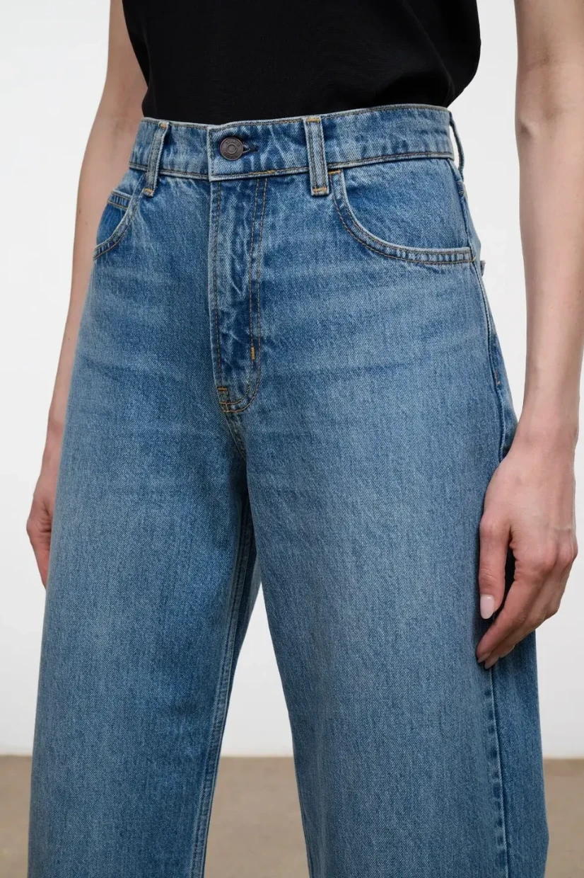 Picture of Leo Straight Jeans