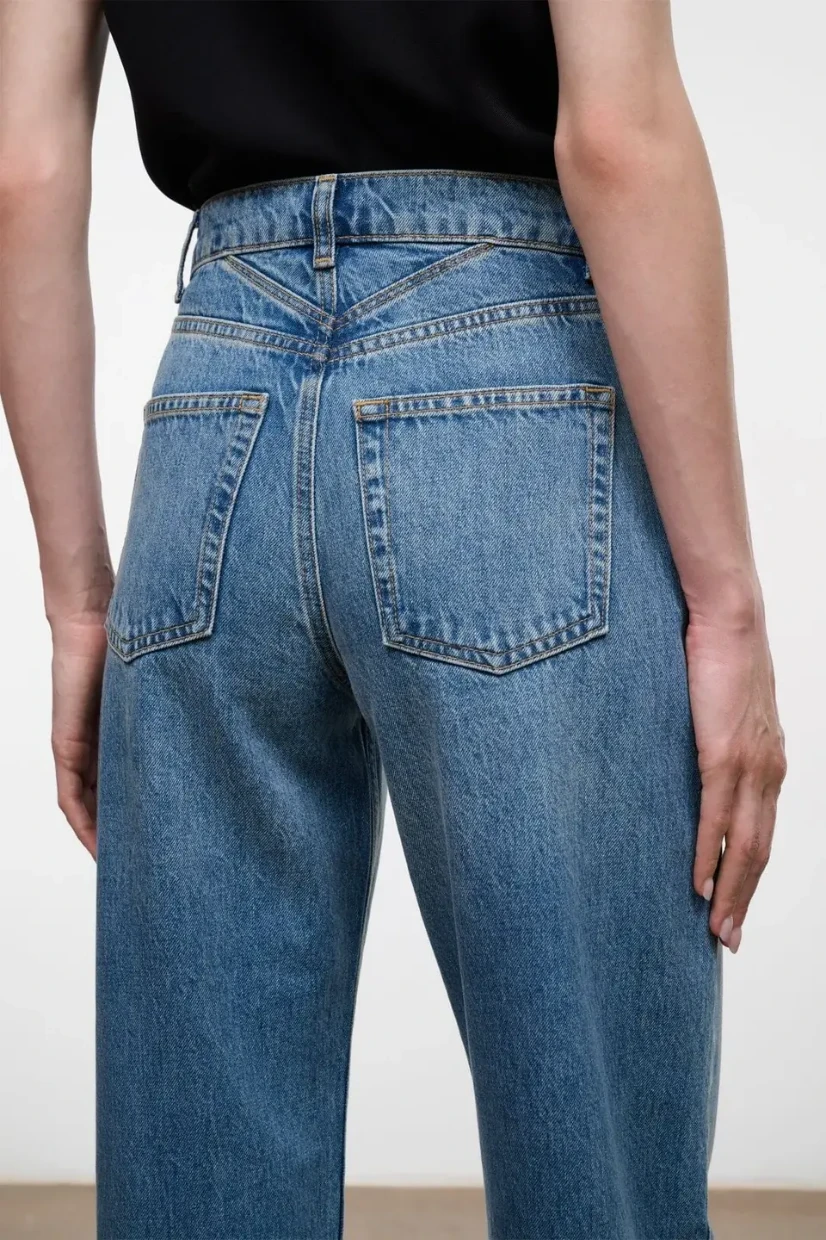 Picture of Leo Straight Jeans