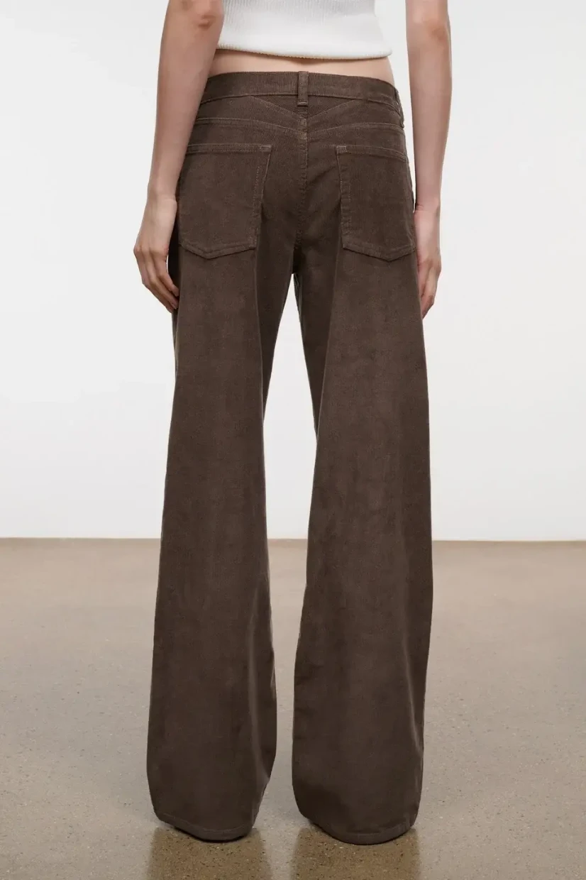 Picture of Veyra Relaxed Jeans