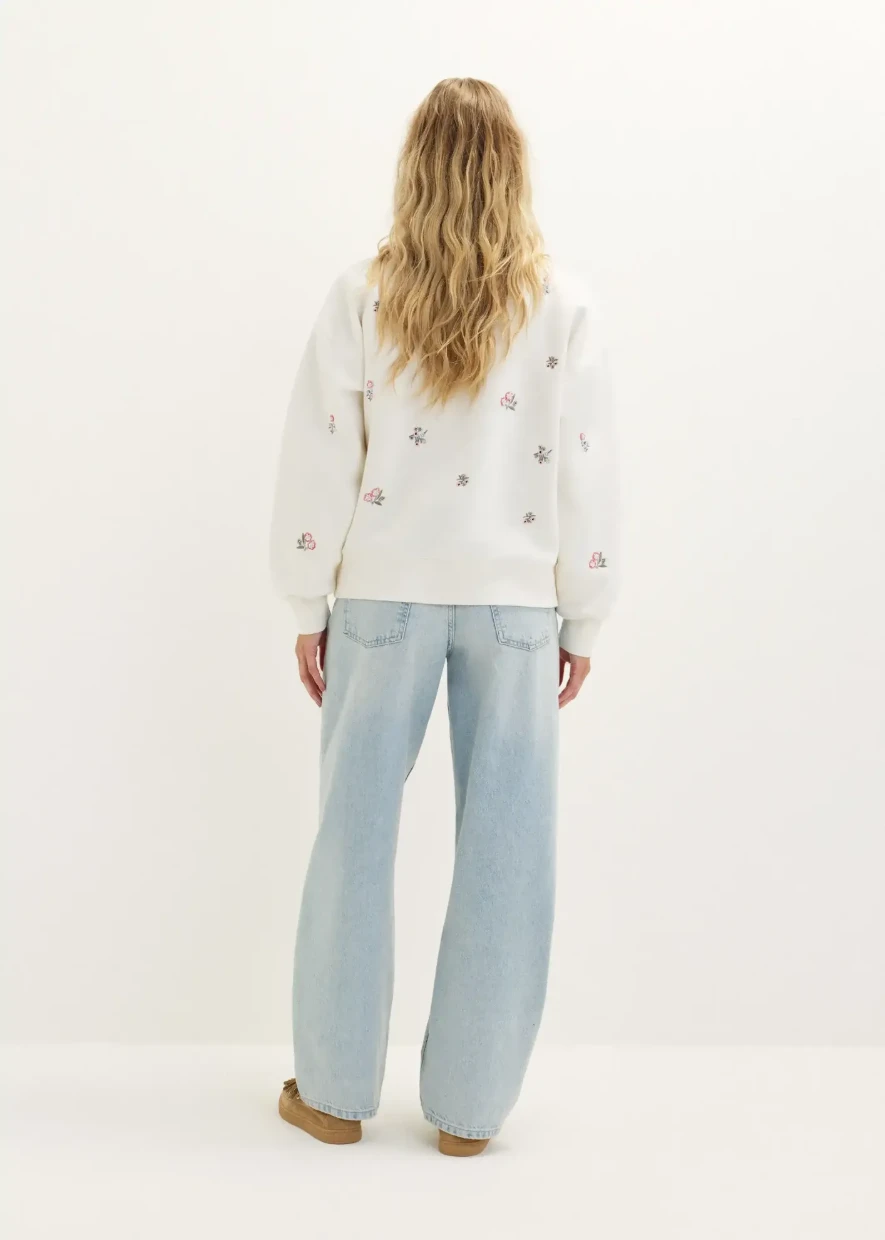 Picture of Sweater met bloem embroidery